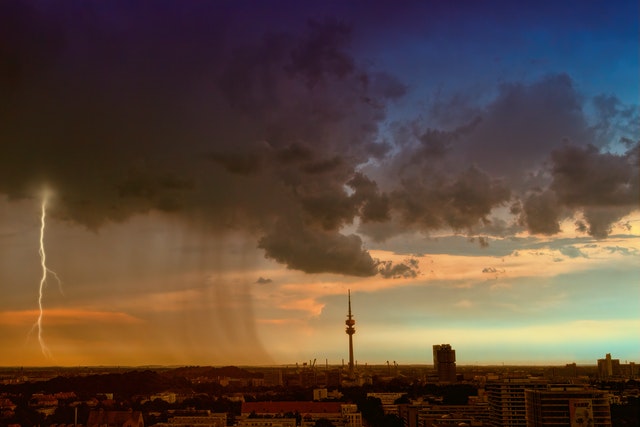 sonhar com tempestade forte