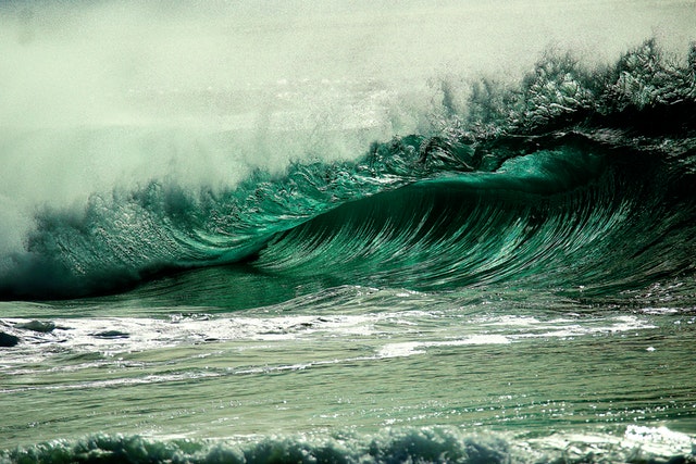 sonhar com mar agitado